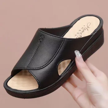 Летние женские сандалии ПВХ Цельноформованные пляжные тапочки Модная платформа Танкетка Тапочки с открытым носком Маленькие каблуки Слайды Обувь
