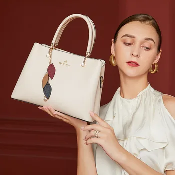 Большая сумка-тоут 2023 Новая элегантная легкая роскошная сумка через плечо на одно плечо Модная сумка Senior Sense для женщин